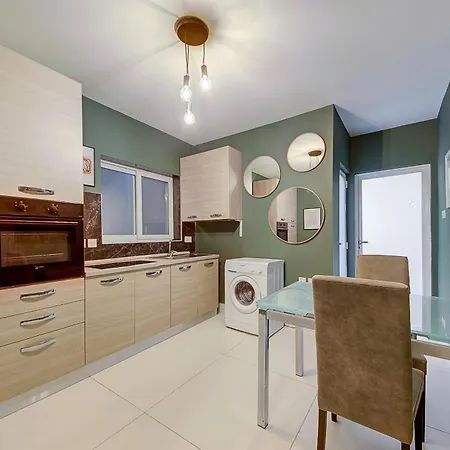 Stylish 1br With Terrace In Wifi And Ac Gzira